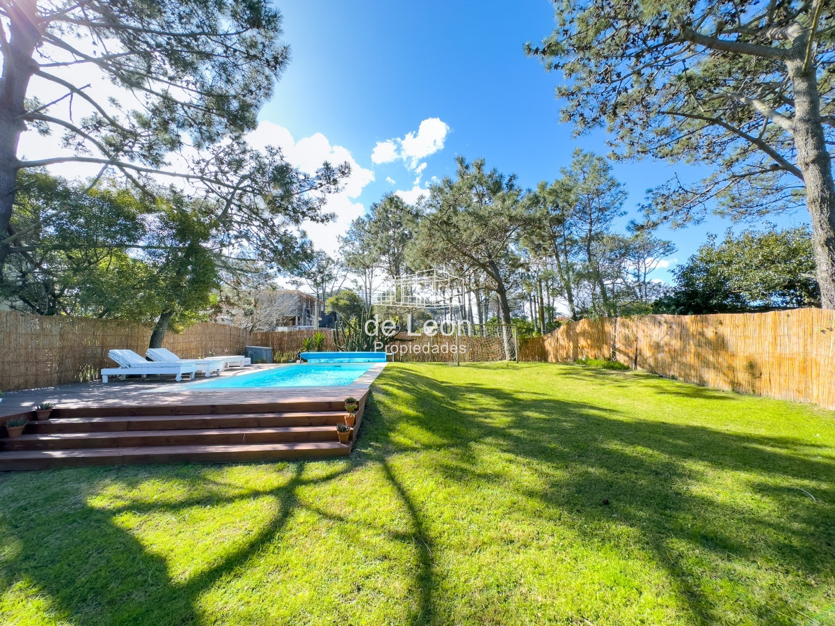 Casa ID.14917 - Alquiler  casa  en Manantiales,  3 dormitorios con piscina climatizada 
