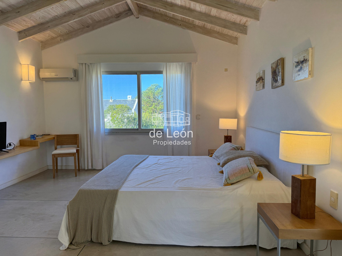 Casa ID.14910 - Venta casa en Laguna Blanca, Manantiales 4 dormitorios 