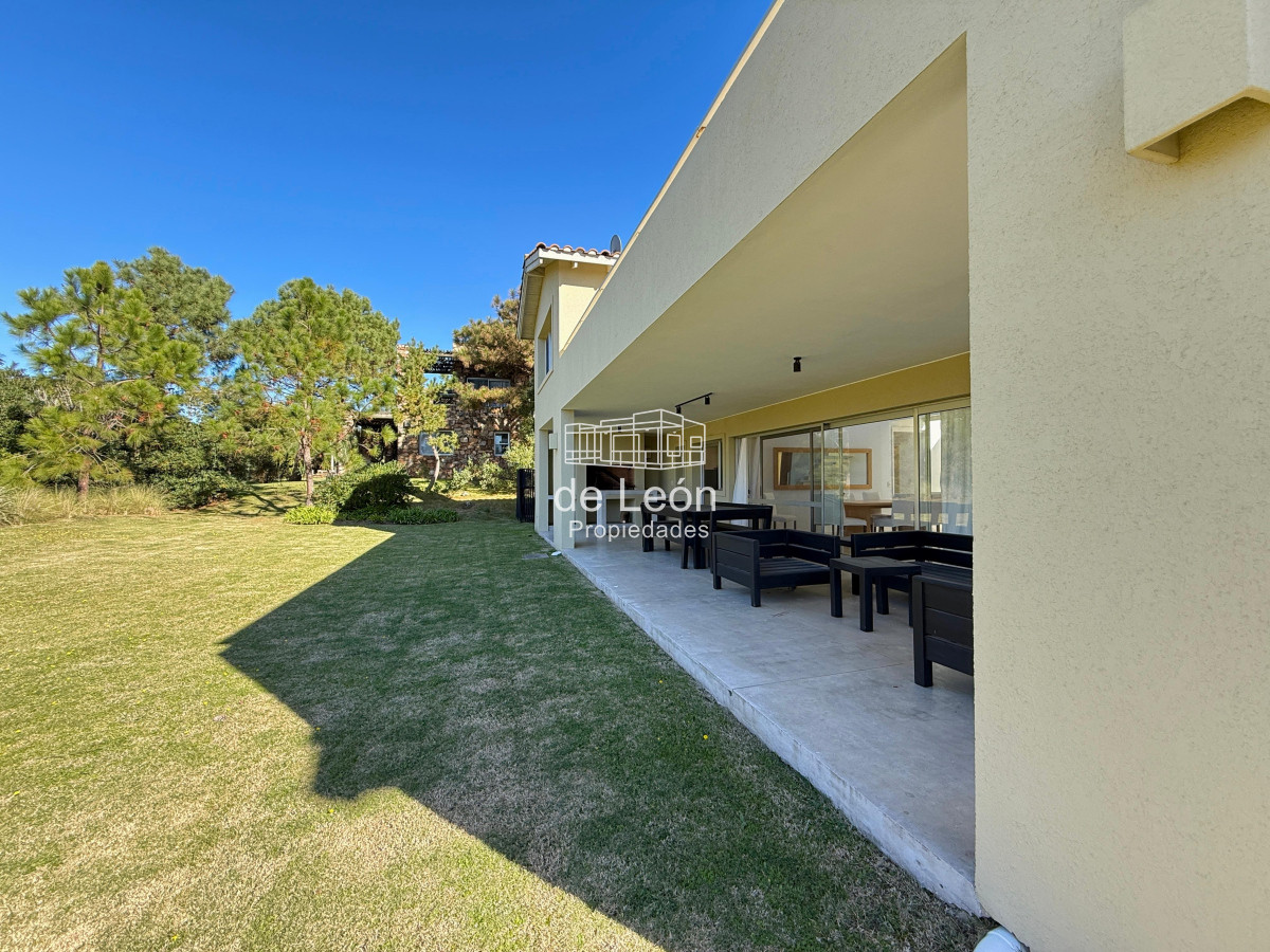 Casa ID.14910 - Venta casa en Laguna Blanca, Manantiales 4 dormitorios 
