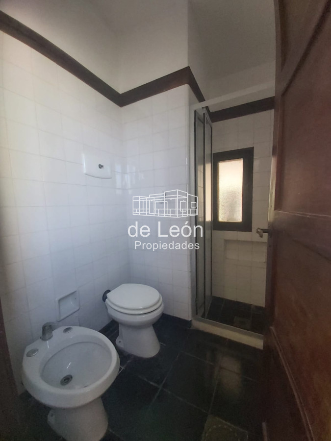 Casa ID.14850 - Venta  casa en Manantiales, 3 dormitorios mas  servicio