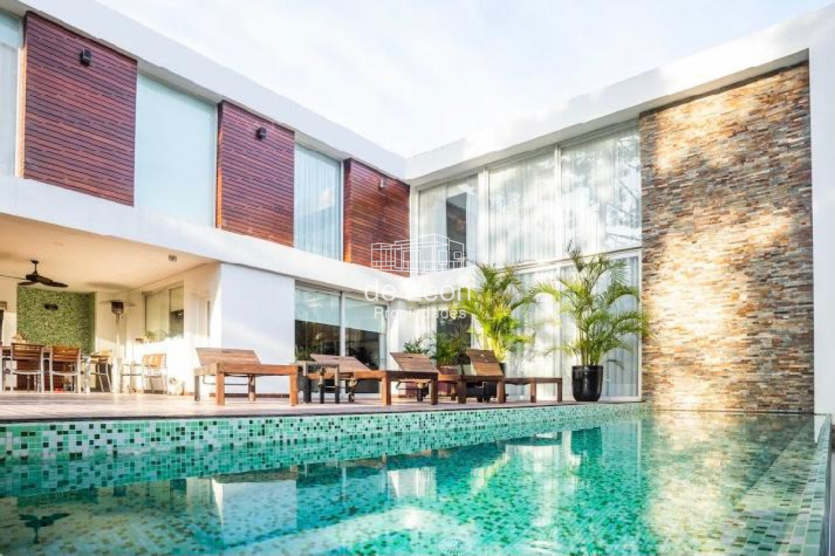 Casa ID.15047 - Venta casa 3 dormitorios en Playa Mansa , Barrio Privado Boulevard Park 