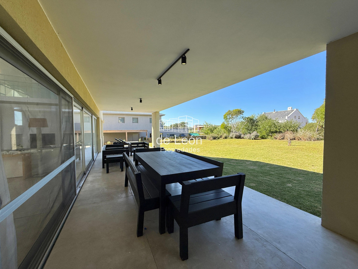 Casa ID.14910 - Venta casa en Laguna Blanca, Manantiales 4 dormitorios 