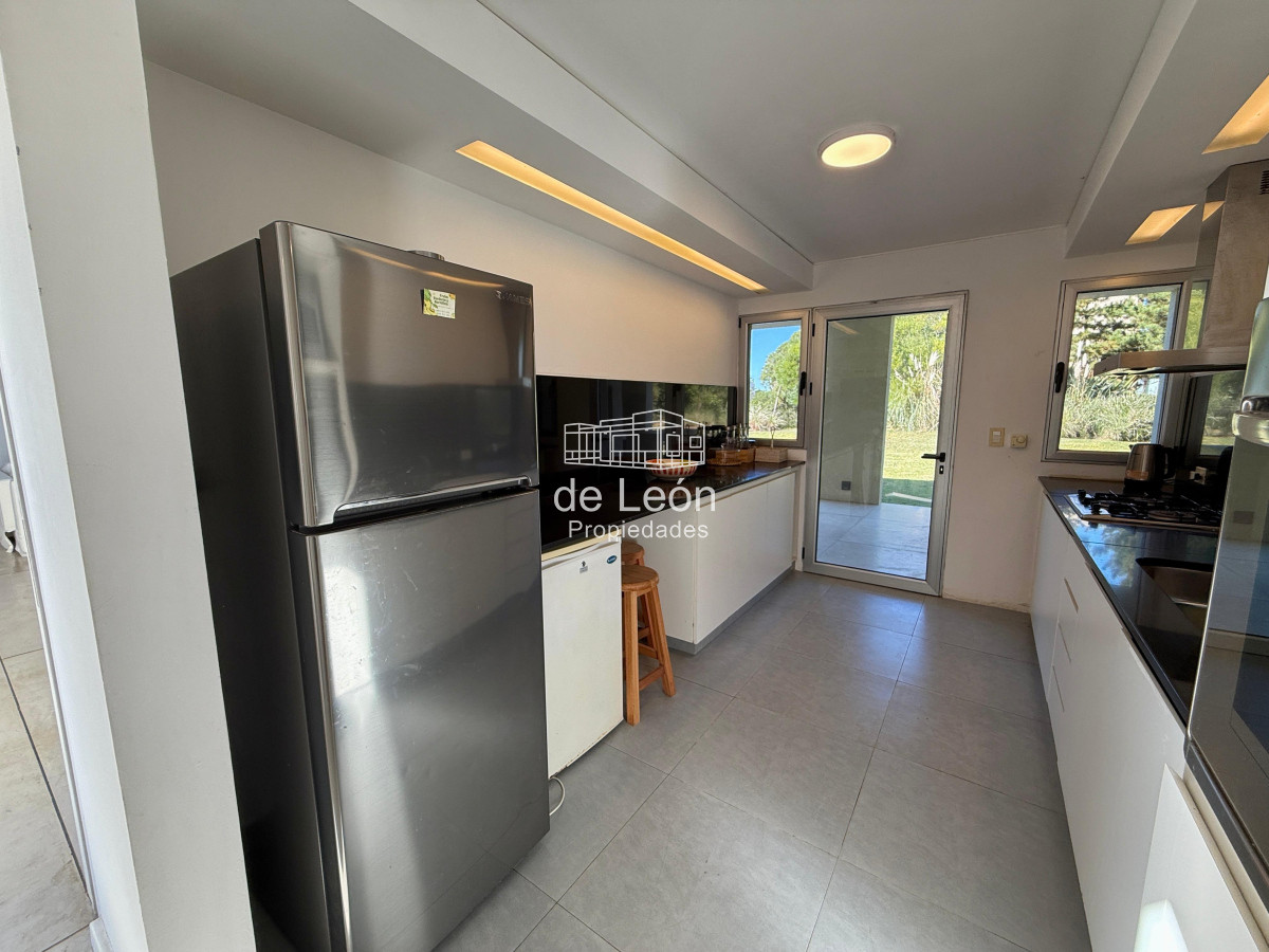 Casa ID.14910 - Venta casa en Laguna Blanca, Manantiales 4 dormitorios 