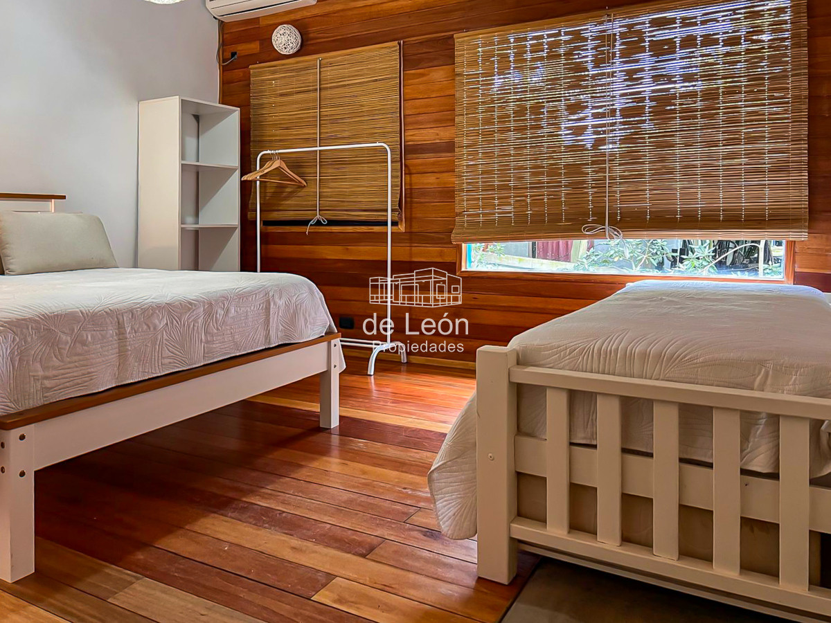 Casa ID.14917 - Alquiler  casa  en Manantiales,  3 dormitorios con piscina climatizada 