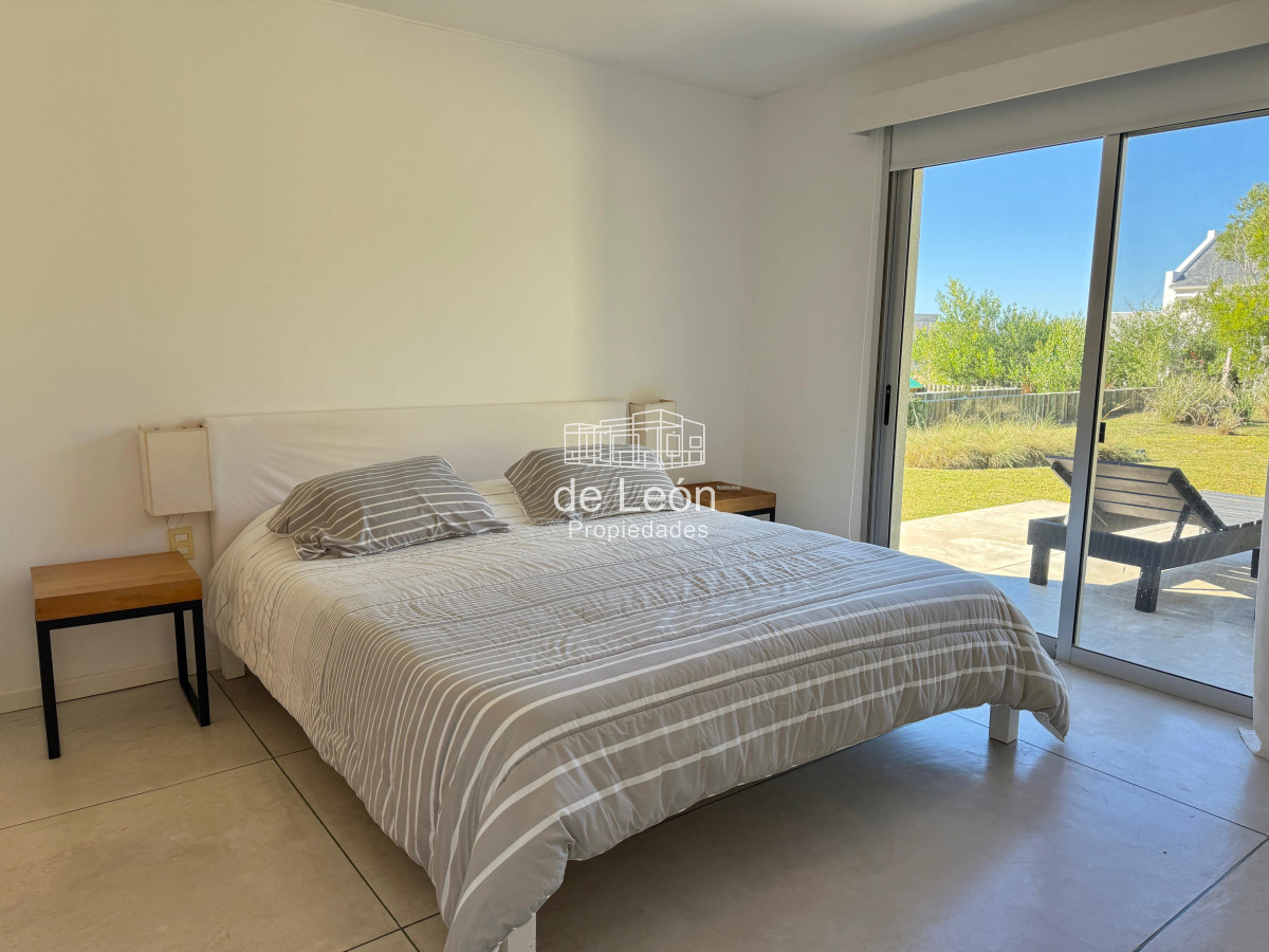 Casa ID.14910 - Venta casa en Laguna Blanca, Manantiales 4 dormitorios 