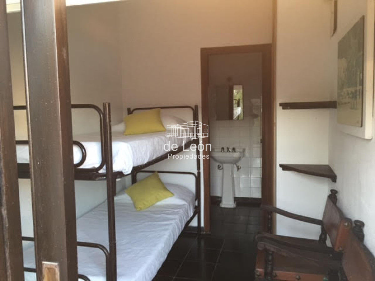 Casa ID.14850 - Venta  casa en Manantiales, 3 dormitorios mas  servicio