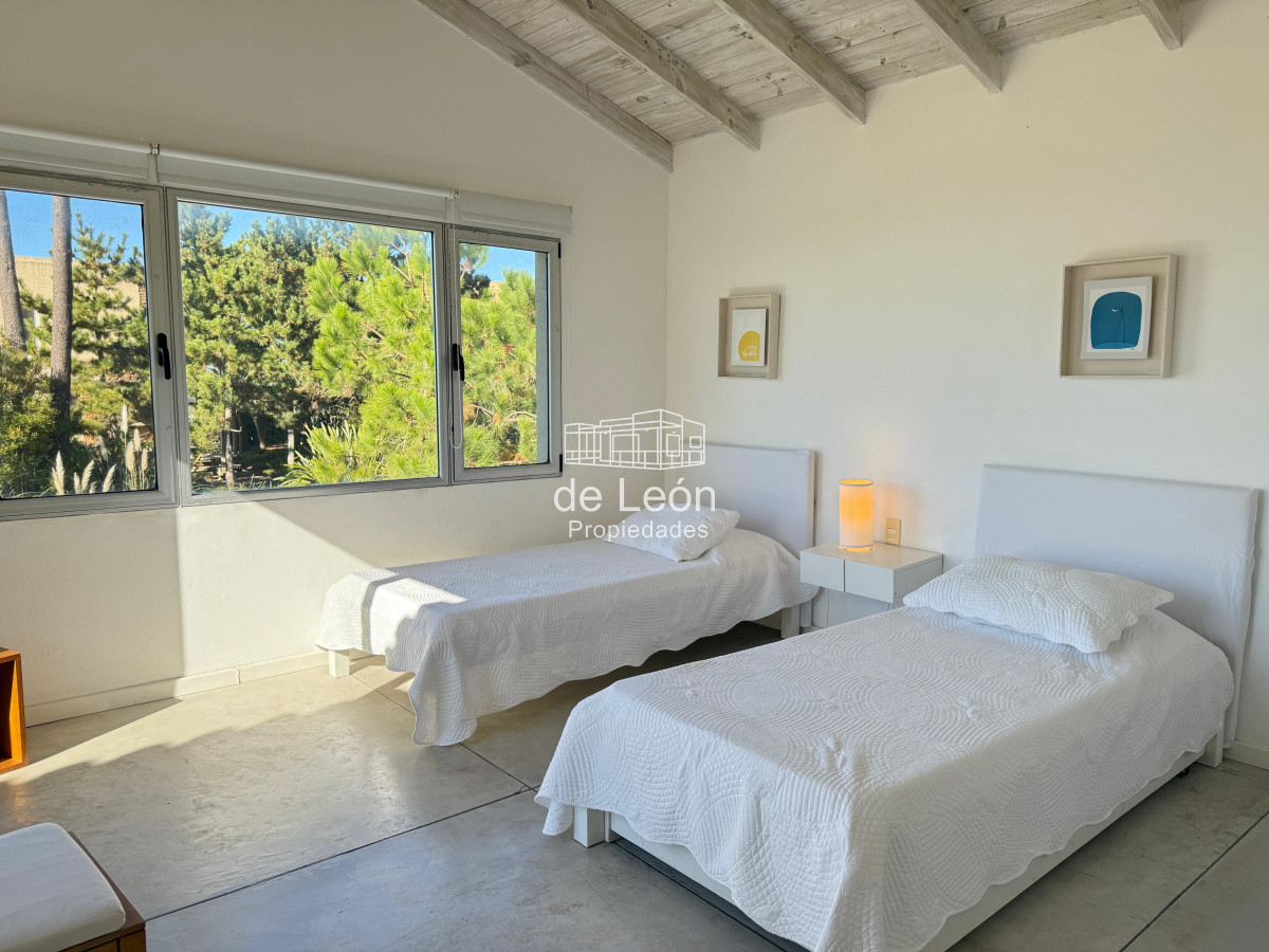 Casa ID.14910 - Venta casa en Laguna Blanca, Manantiales 4 dormitorios 