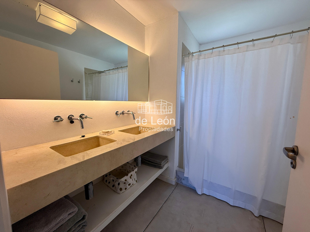 Casa ID.14910 - Venta casa en Laguna Blanca, Manantiales 4 dormitorios 