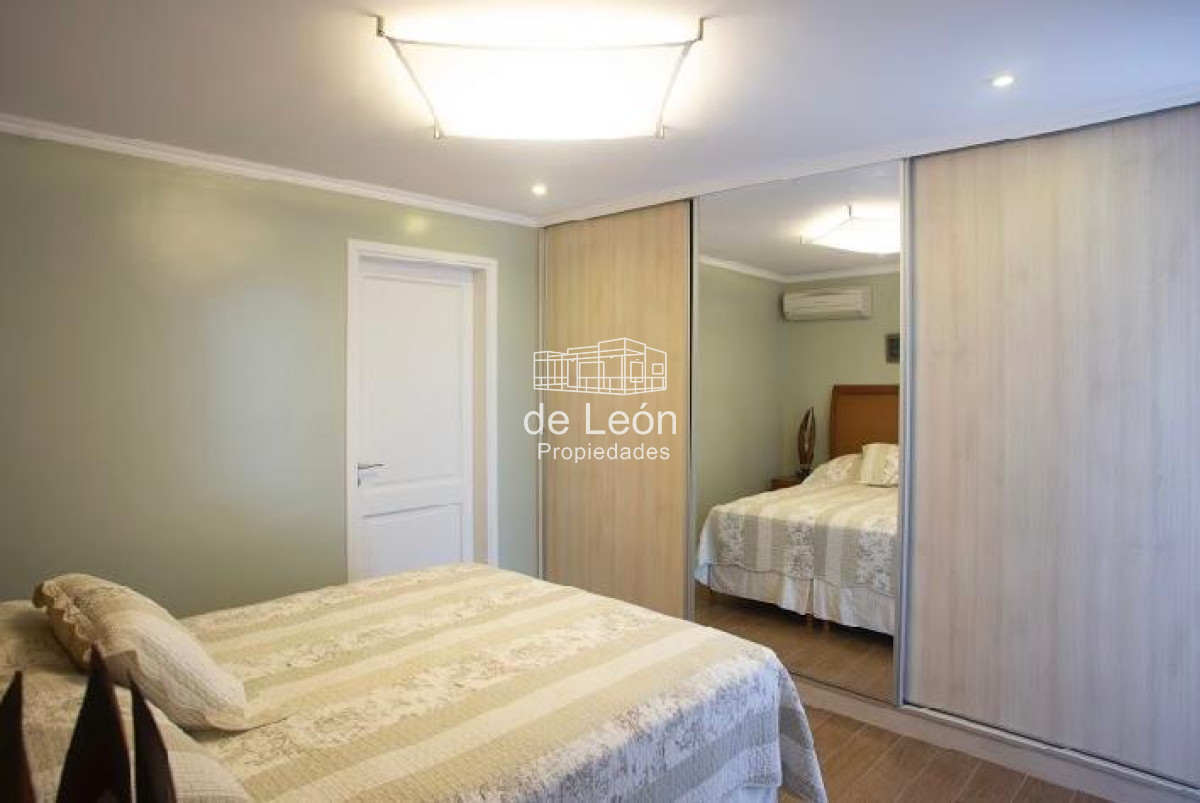 Casa ID.15047 - Venta casa 3 dormitorios en Playa Mansa , Barrio Privado Boulevard Park 