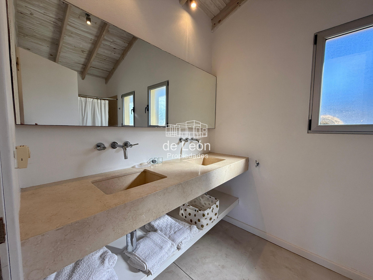 Casa ID.14910 - Venta casa en Laguna Blanca, Manantiales 4 dormitorios 