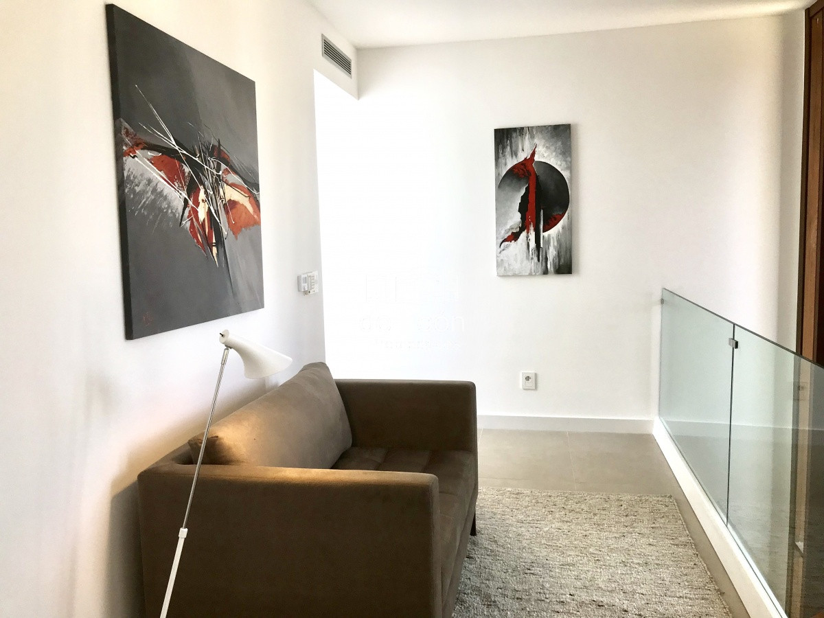 Casa ID.15046 - Venta Boulevard Park, Playa Mansa,  4 suite, mas servicio .