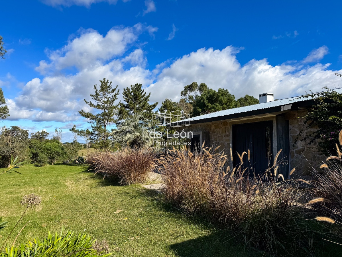 Chacra ID.15225 - Venta Chacra con casa  de 2 dormitorios sobre  Ruta 104, Manantiales 