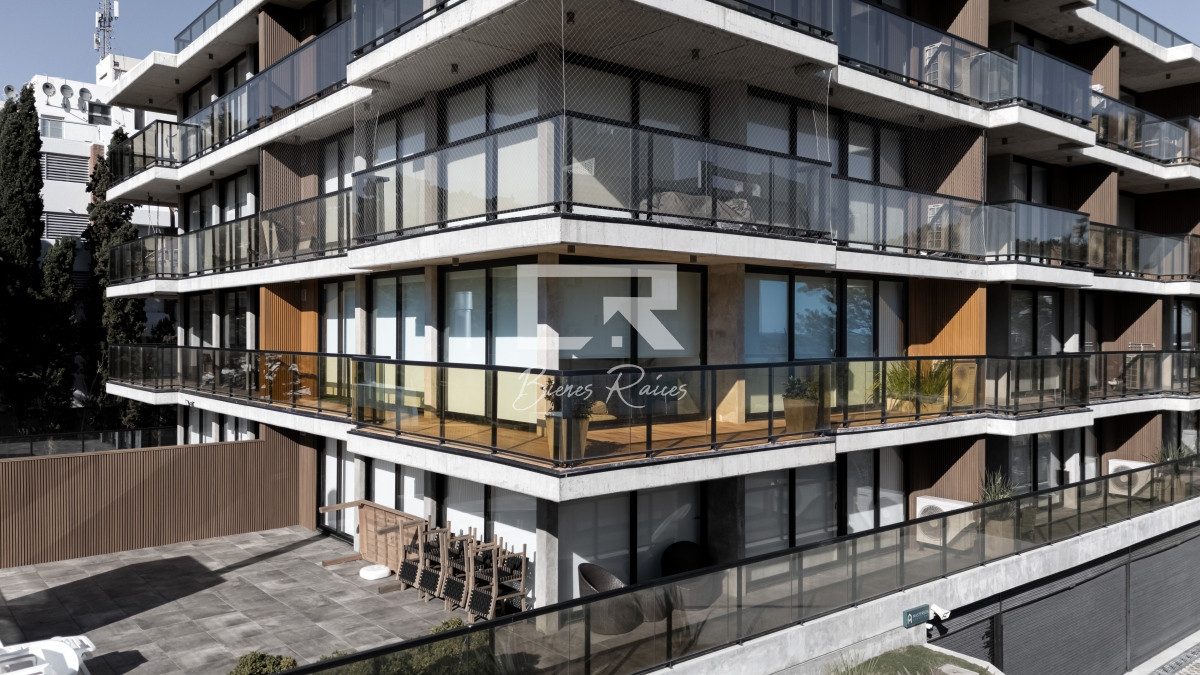 Apartamento ID.171 - Venta apartamento 2 dormitorios en Playa Mansa, Punta del Este 