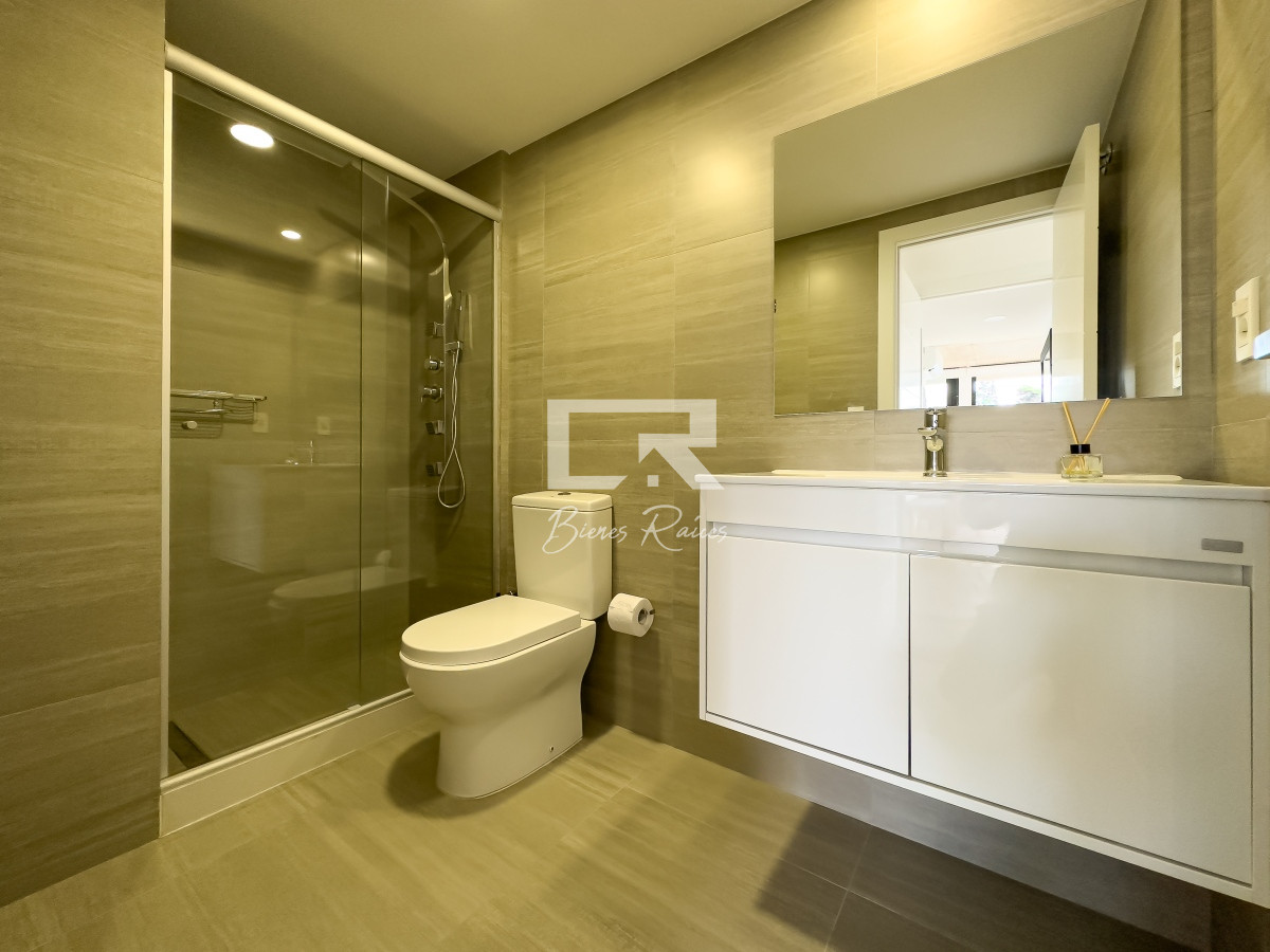 Apartamento ID.171 - Venta apartamento 2 dormitorios en Playa Mansa, Punta del Este 