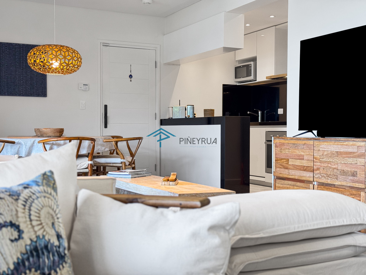 Venta y alquiler apartamento de 3 dormitorios mas dependencia en La Barra 