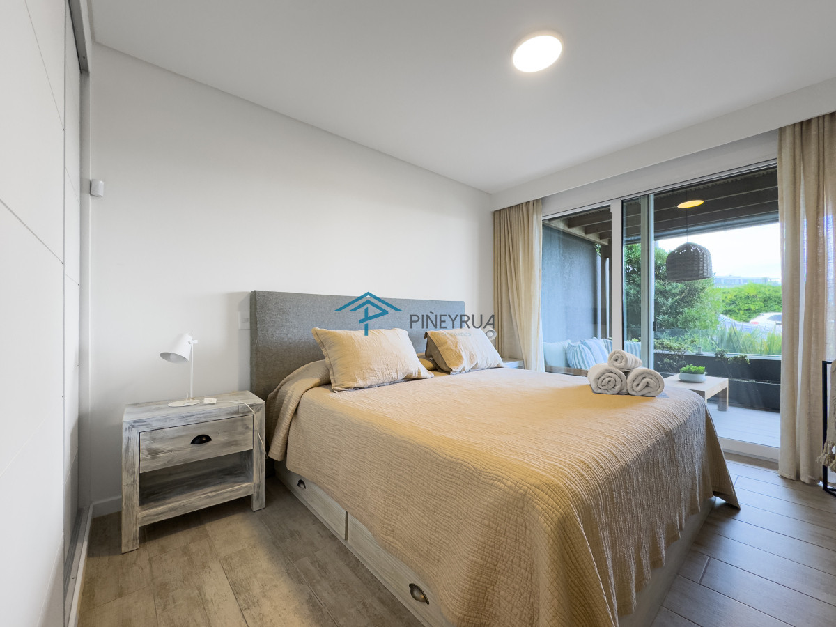 Venta y alquiler apartamento de 3 dormitorios mas dependencia en La Barra 