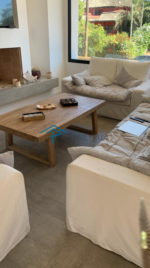 Venta y alquiler casa 4 dormitorios en Manantiales 