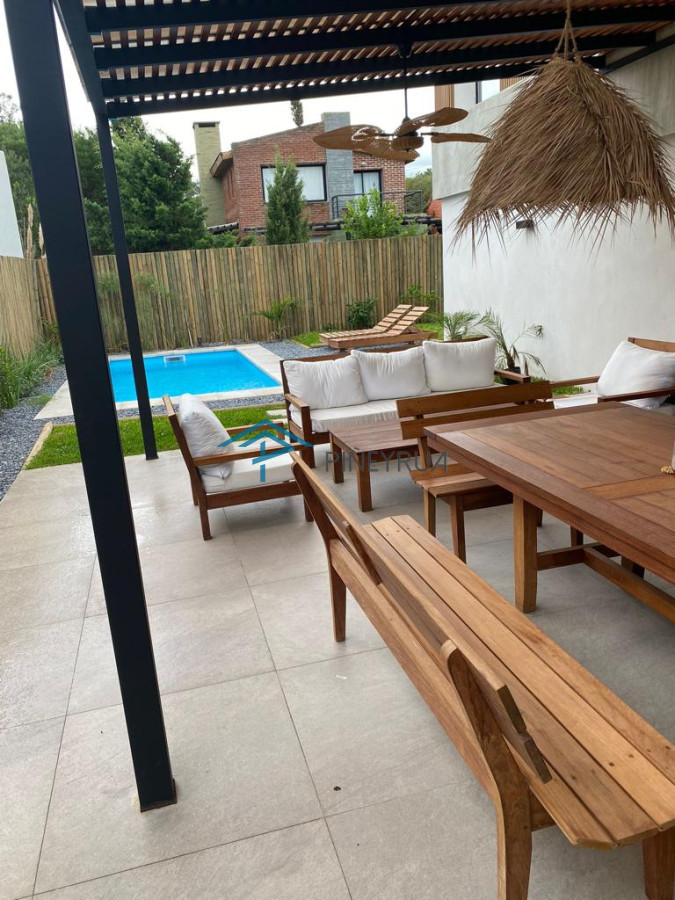 Venta y alquiler casa 4 dormitorios en Manantiales 