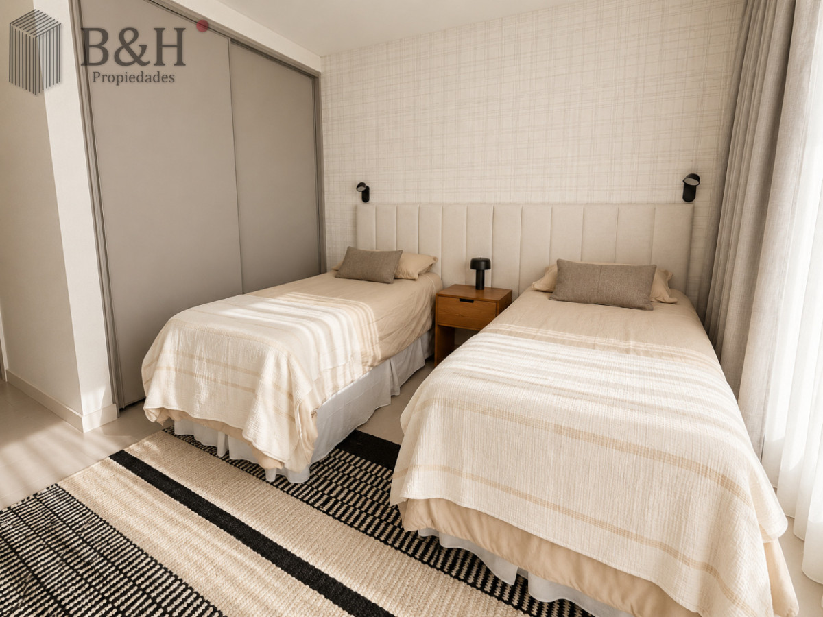 Apartamento ID.7224 - Apartamento en venta de 4 dormitorios  en suite en Le Parc III, Playa Brava Punta del Este.