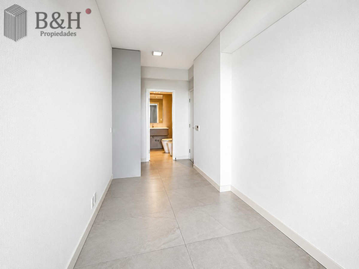 Apartamento ID.7224 - Apartamento en venta de 4 dormitorios  en suite en Le Parc III, Playa Brava Punta del Este.