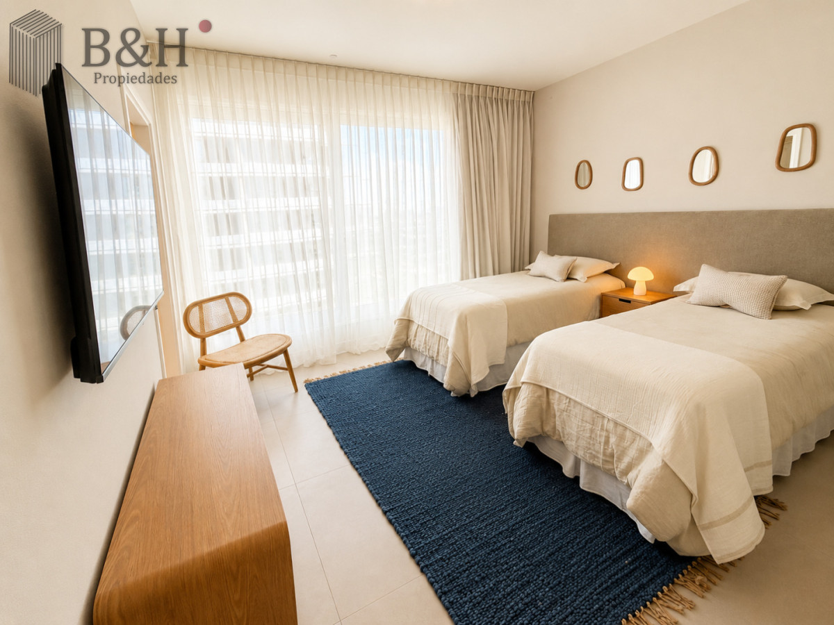 Apartamento ID.7224 - Apartamento en venta de 4 dormitorios  en suite en Le Parc III, Playa Brava Punta del Este.