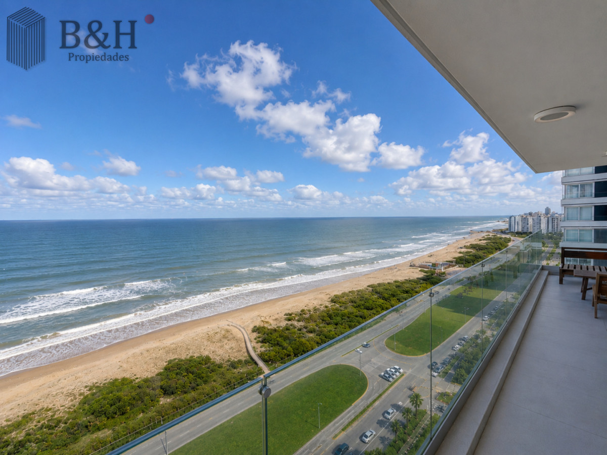 Apartamento ID.7224 - Apartamento en venta de 4 dormitorios  en suite en Le Parc III, Playa Brava Punta del Este.