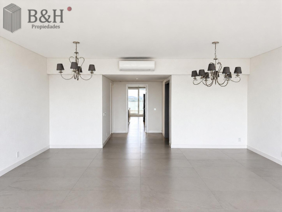 Apartamento ID.7224 - Apartamento en venta de 4 dormitorios  en suite en Le Parc III, Playa Brava Punta del Este.