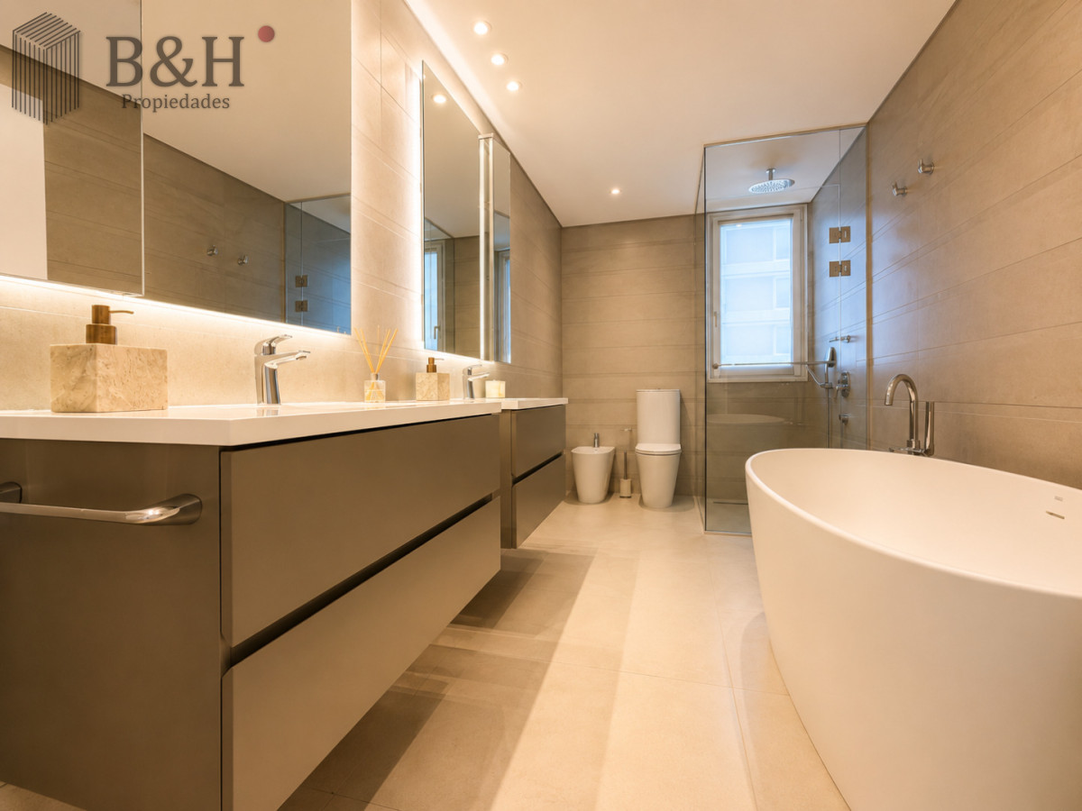 Apartamento ID.7224 - Apartamento en venta de 4 dormitorios  en suite en Le Parc III, Playa Brava Punta del Este.