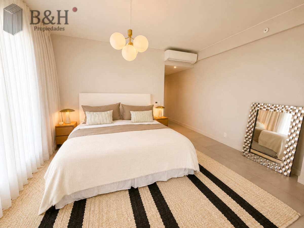 Apartamento ID.7224 - Apartamento en venta de 4 dormitorios  en suite en Le Parc III, Playa Brava Punta del Este.