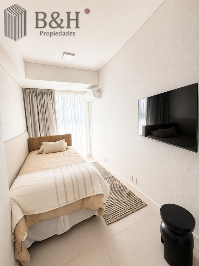 Apartamento ID.7224 - Apartamento en venta de 4 dormitorios  en suite en Le Parc III, Playa Brava Punta del Este.