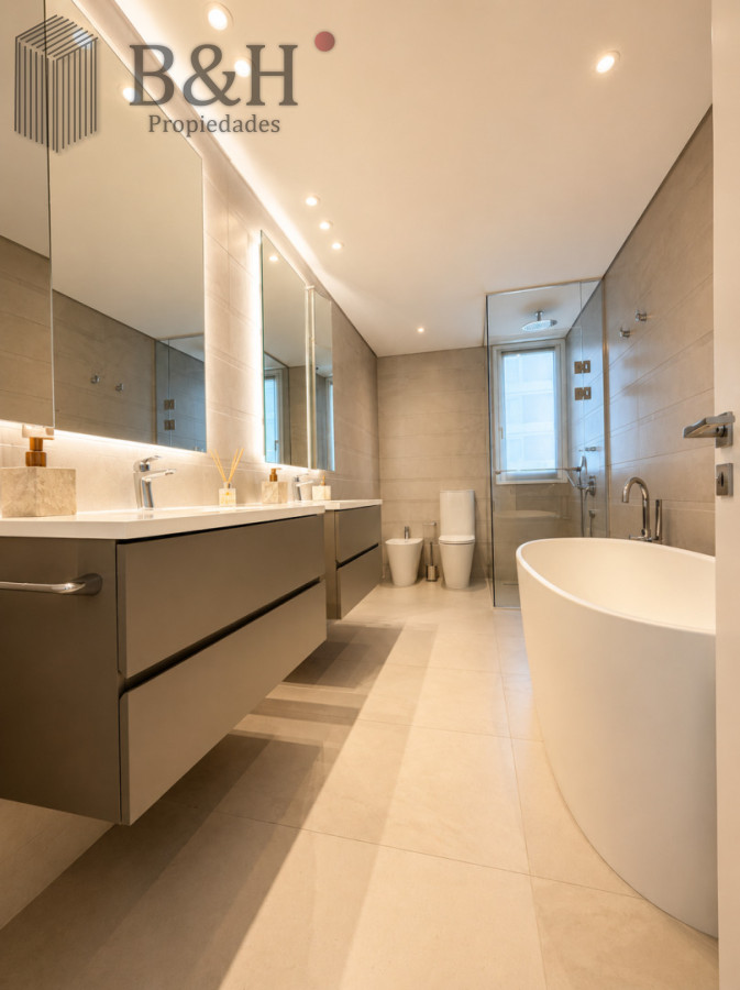 Apartamento ID.7224 - Apartamento en venta de 4 dormitorios  en suite en Le Parc III, Playa Brava Punta del Este.