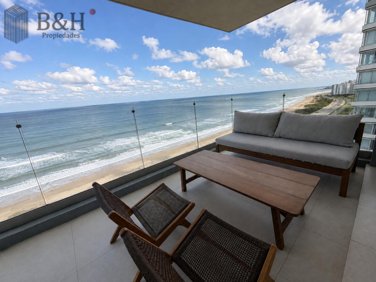 Apartamento ID.7224 - Apartamento en venta de 4 dormitorios  en suite en Le Parc III, Playa Brava Punta del Este.