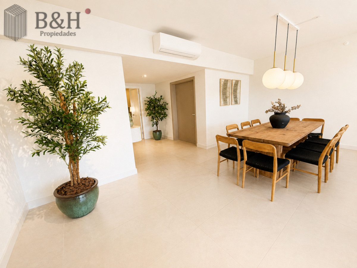 Apartamento ID.7224 - Apartamento en venta de 4 dormitorios  en suite en Le Parc III, Playa Brava Punta del Este.
