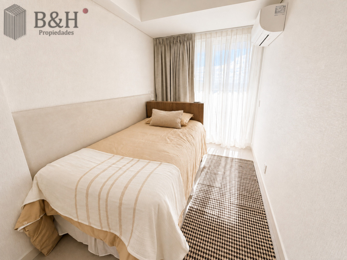 Apartamento ID.7224 - Apartamento en venta de 4 dormitorios  en suite en Le Parc III, Playa Brava Punta del Este.