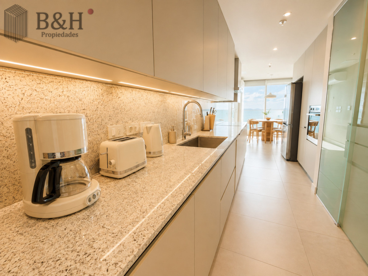 Apartamento ID.7224 - Apartamento en venta de 4 dormitorios  en suite en Le Parc III, Playa Brava Punta del Este.