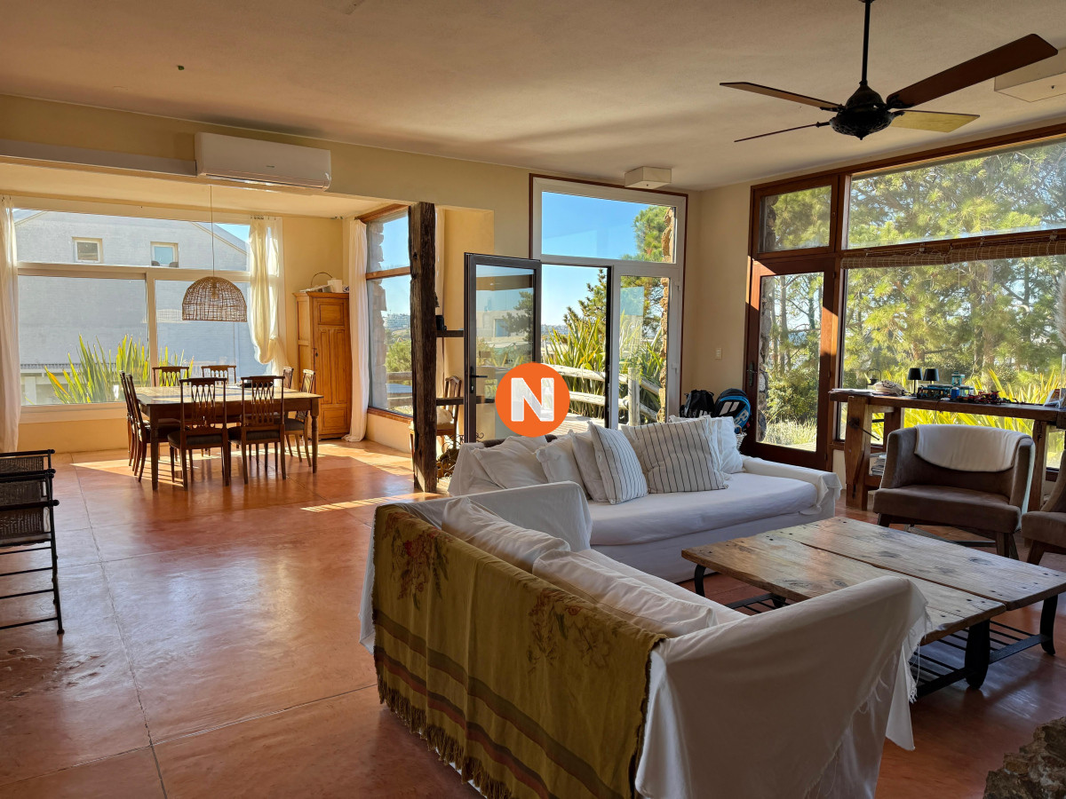 Casa Ref.217024 - Alquiler Espectacular casa en barrio privado Laguna Blanca 4 dormitorios 