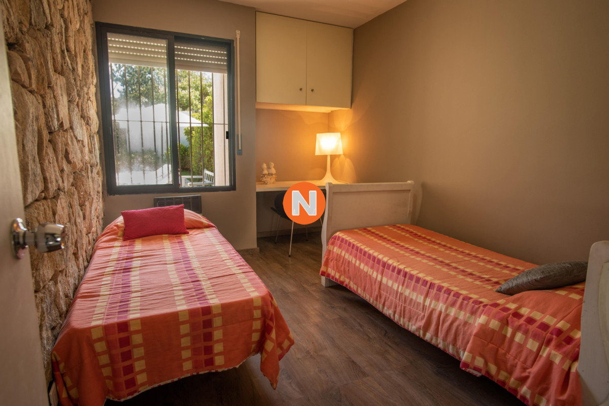 Casa Ref.219923 - Hermosa casa frente al mar en Punta Piedras