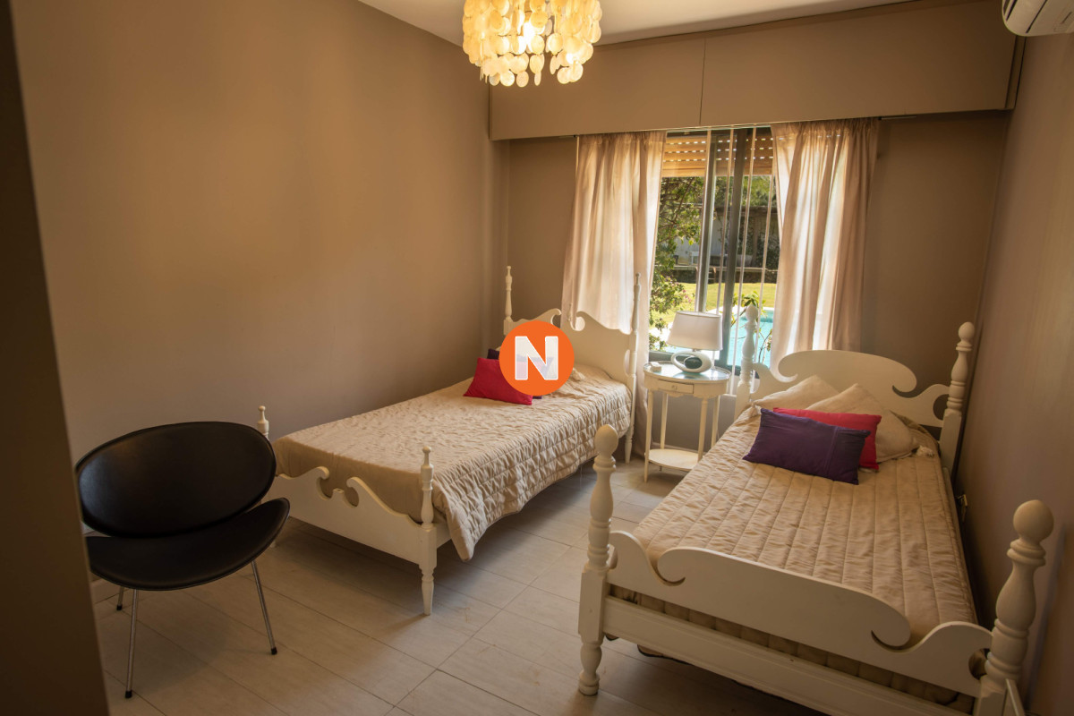 Casa Ref.219923 - Hermosa casa frente al mar en Punta Piedras