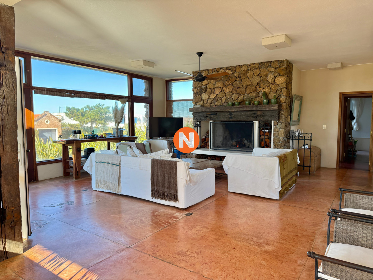 Casa Ref.217024 - Alquiler Espectacular casa en barrio privado Laguna Blanca 4 dormitorios 