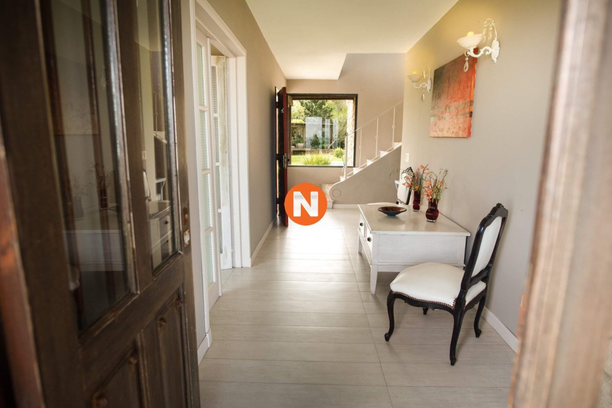 Casa Ref.219923 - Hermosa casa frente al mar en Punta Piedras