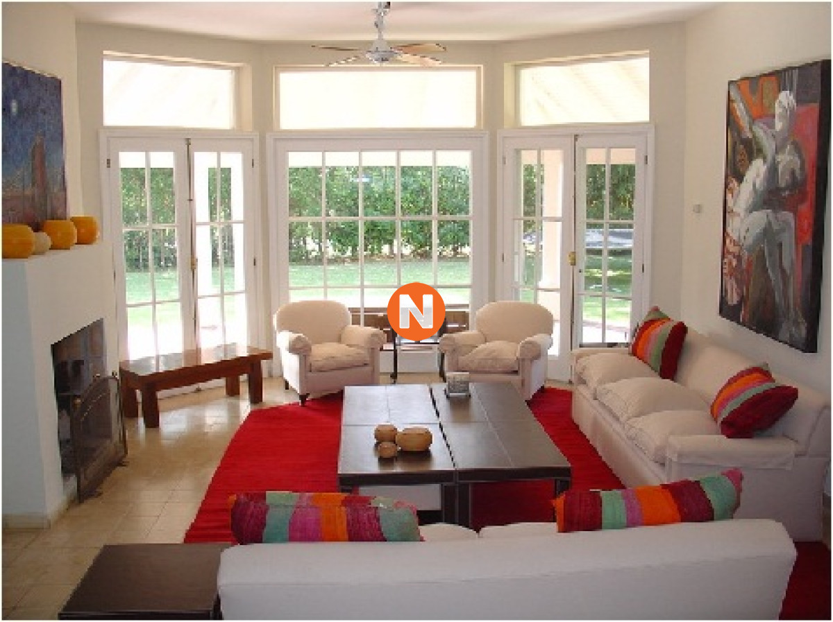 Casa Ref.217022 - Hermosa y moderna casa en Laguna Blanca