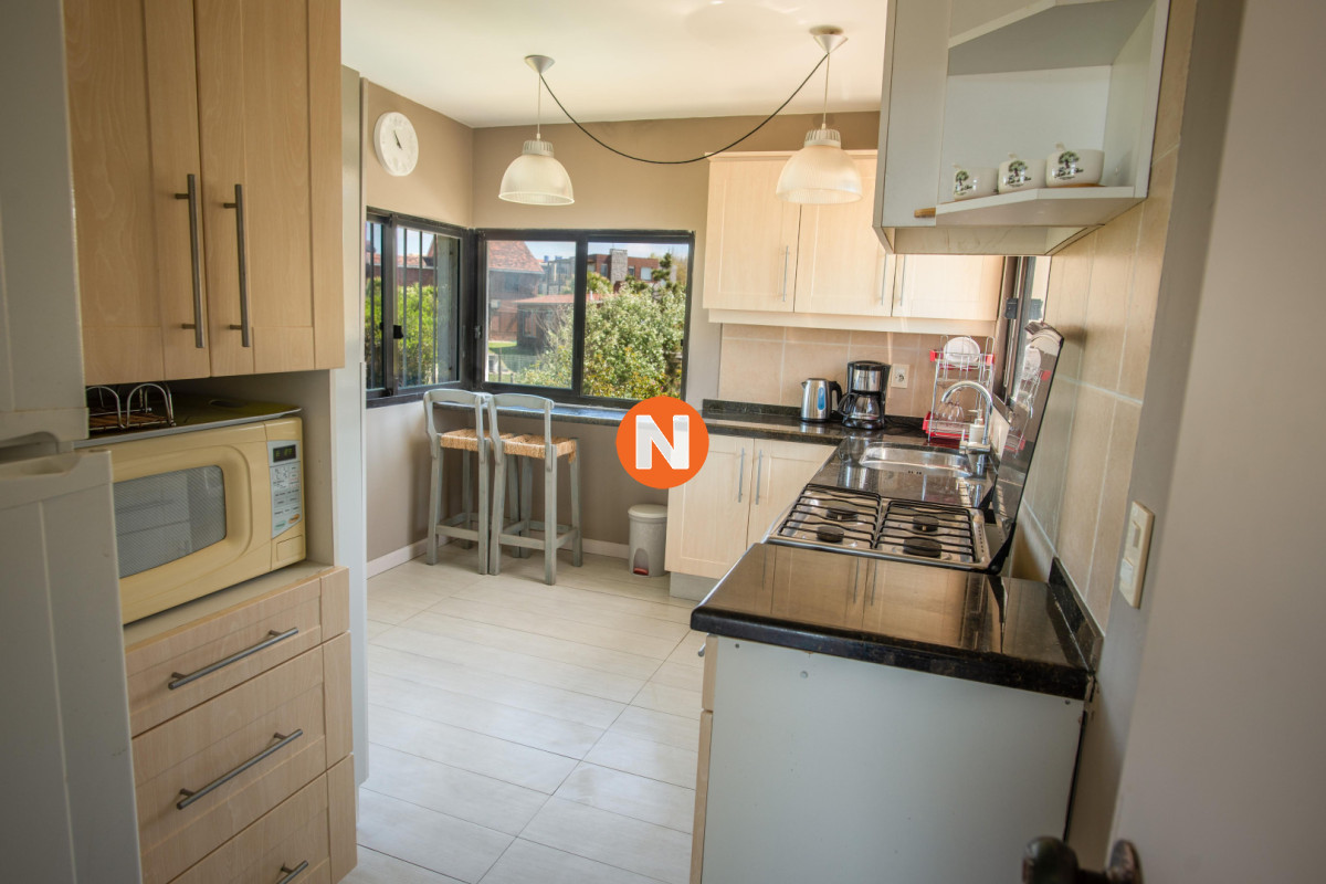 Casa Ref.219923 - Hermosa casa frente al mar en Punta Piedras