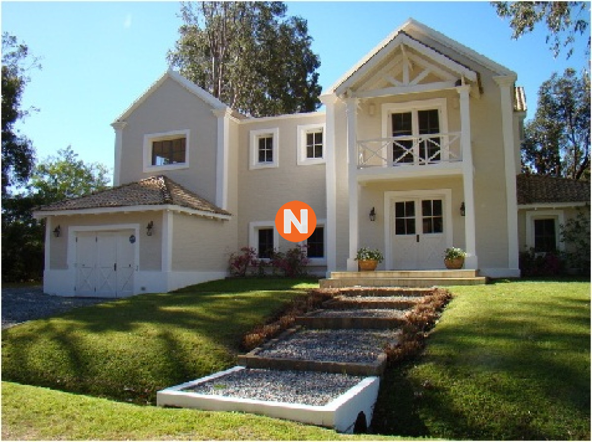 Casa Ref.217022 - Hermosa y moderna casa en Laguna Blanca