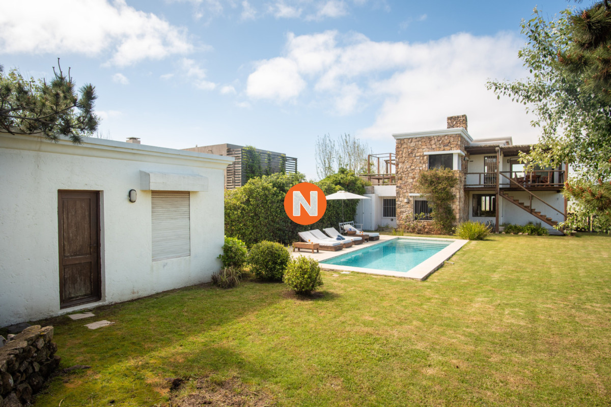 Casa Ref.219923 - Hermosa casa frente al mar en Punta Piedras