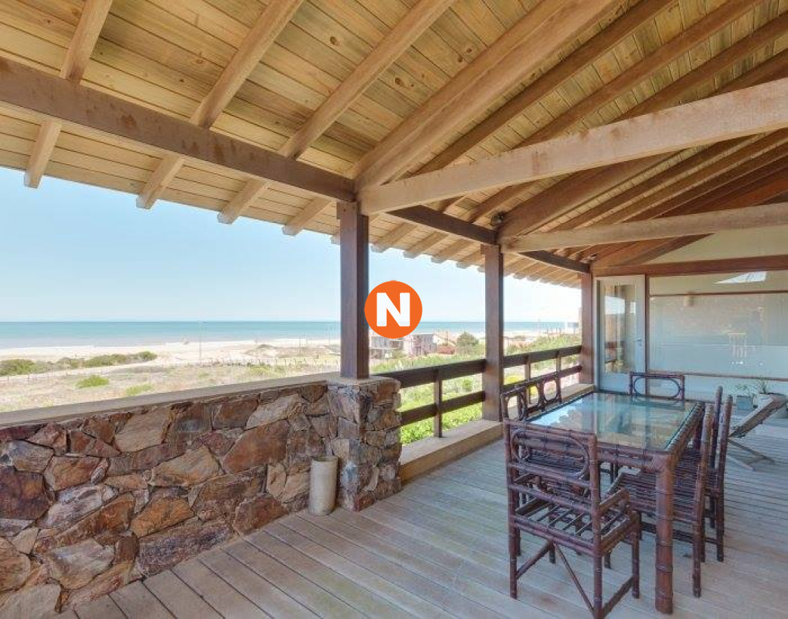 Casa Ref.217023 - Venta muy linda casa en Laguna Blanca 5 dormitorios 