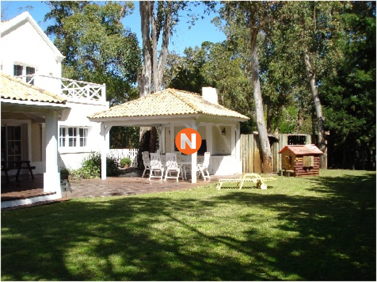 Casa Ref.217022 - Hermosa y moderna casa en Laguna Blanca