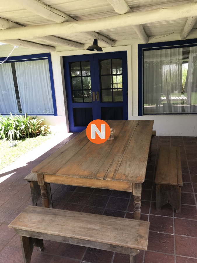 Casa Ref.217022 - Hermosa y moderna casa en Laguna Blanca