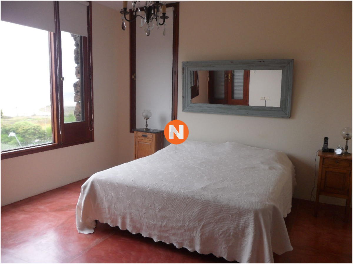 Casa Ref.217024 - Alquiler Espectacular casa en barrio privado Laguna Blanca 4 dormitorios 