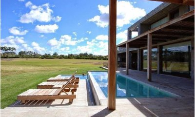 Excelente Casa en Barrio Privado  Manantiales, 4 dormitorios *