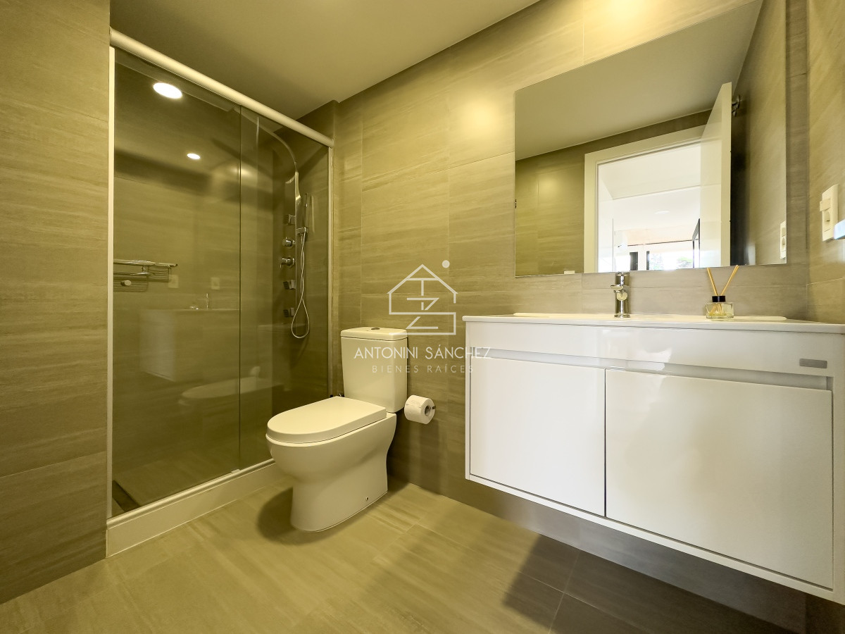 Apartamento ID.955 - Venta apartamento 2 dormitorios en Playa Mansa, Punta del Este 